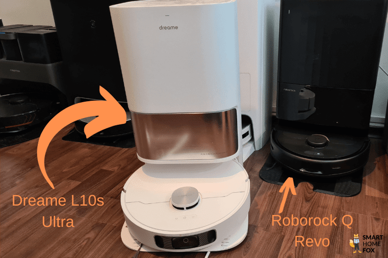 Der Roborock Q Revo steht auf dem Boden neben dem Dreame L10s Ultra